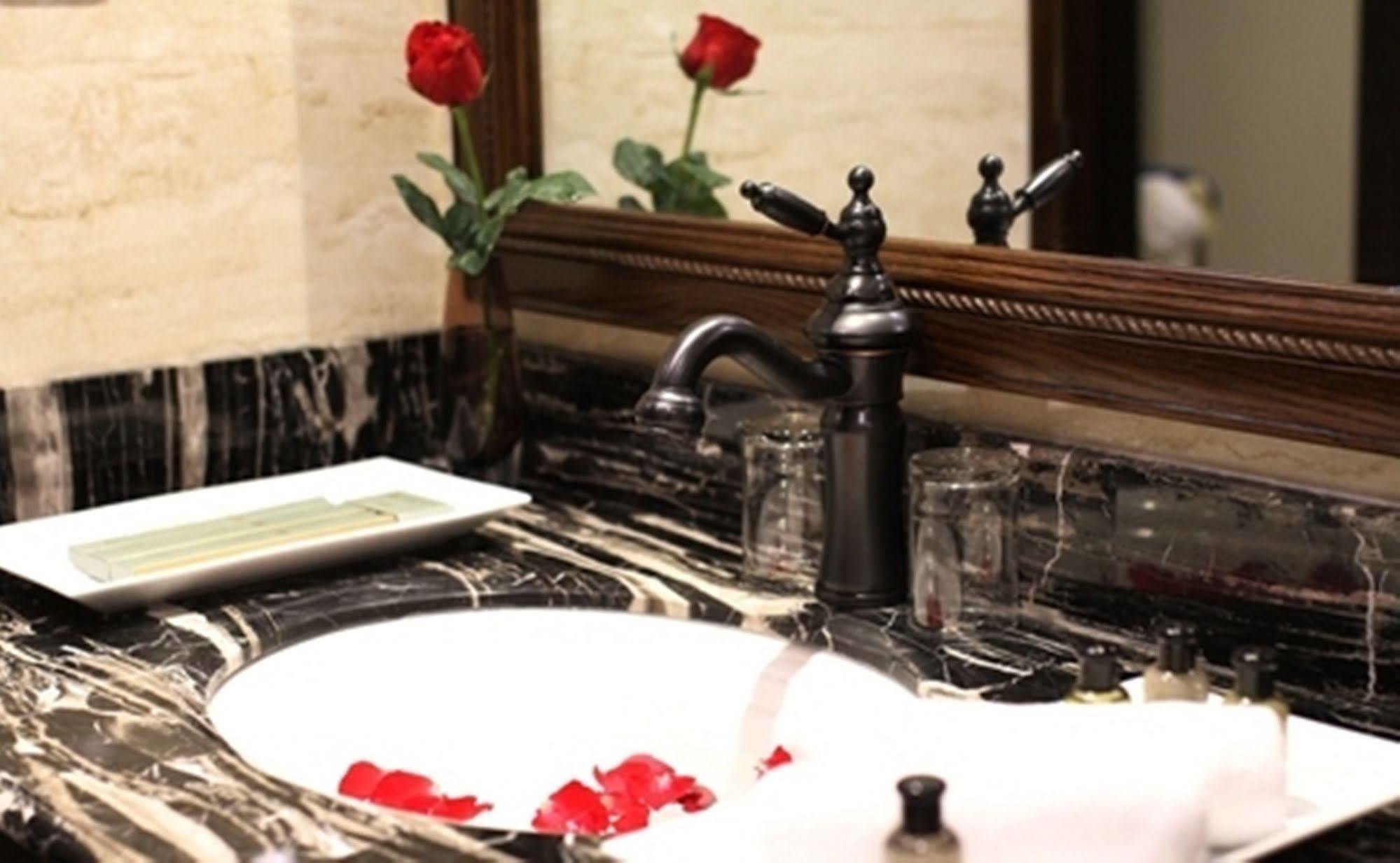 Paris Boutique Hotel Sapa Екстер'єр фото